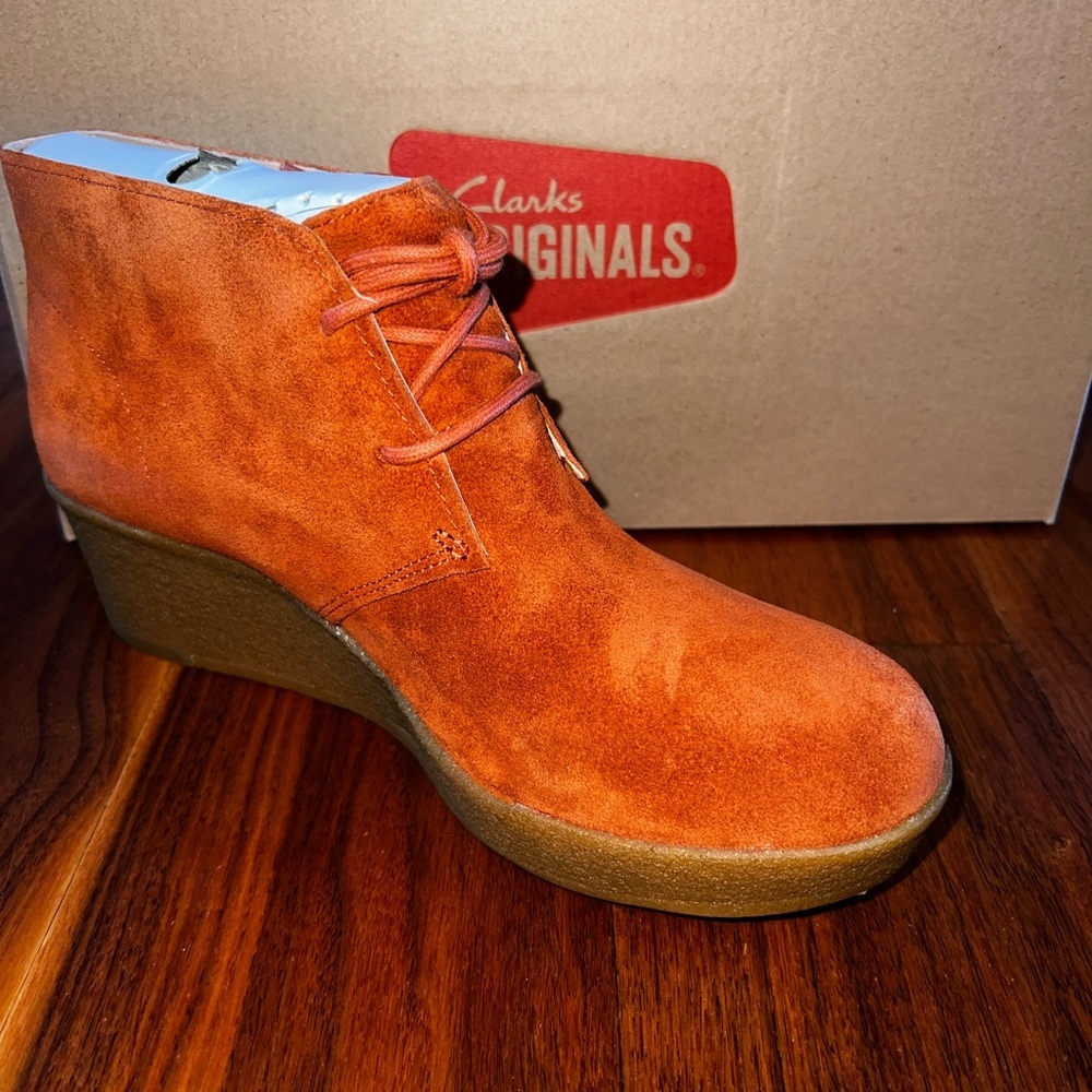 CLEARANCE Women’s Clark’s Aggie Terra Suede Boot🧡 - Picture 6 of 16
